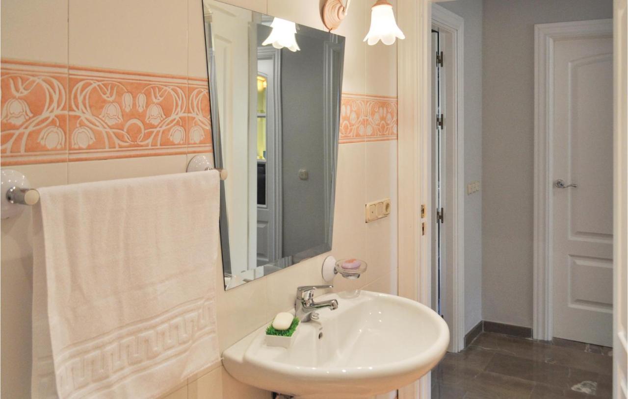 Cozy Home In Olivares With Outdoor Swimming Pool Luaran gambar